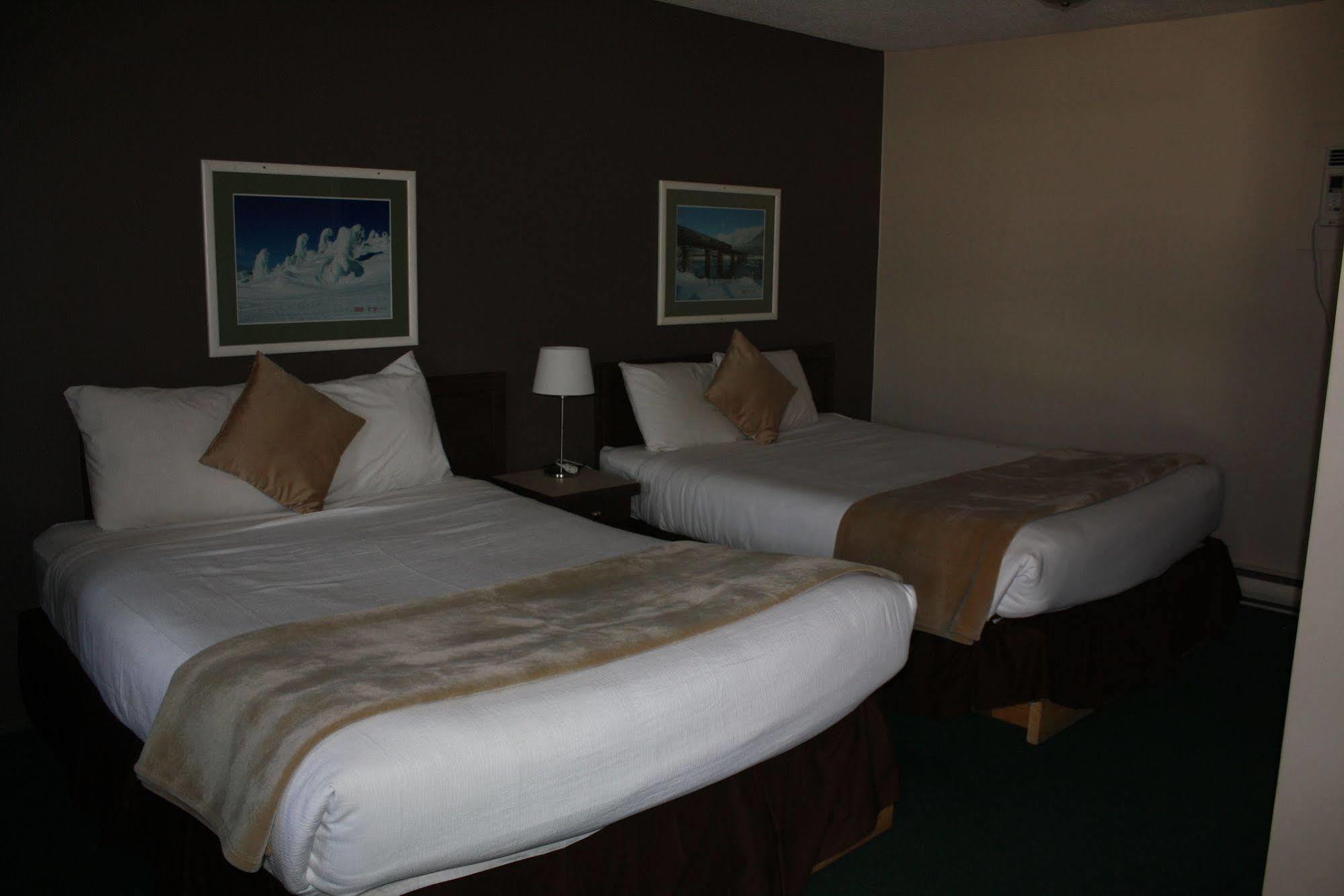 Monashee Lodge เรเวลสโตก ภายนอก รูปภาพ